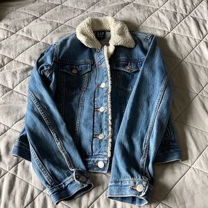 Gap denim jacket with faux fur lined collar